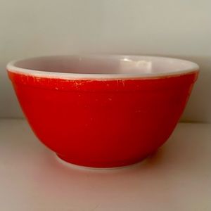 Vintage PYREX  ~ Primary Color Red ~ 1.5 Quart ~ 402~ Medium Mixing Nesting Bowl